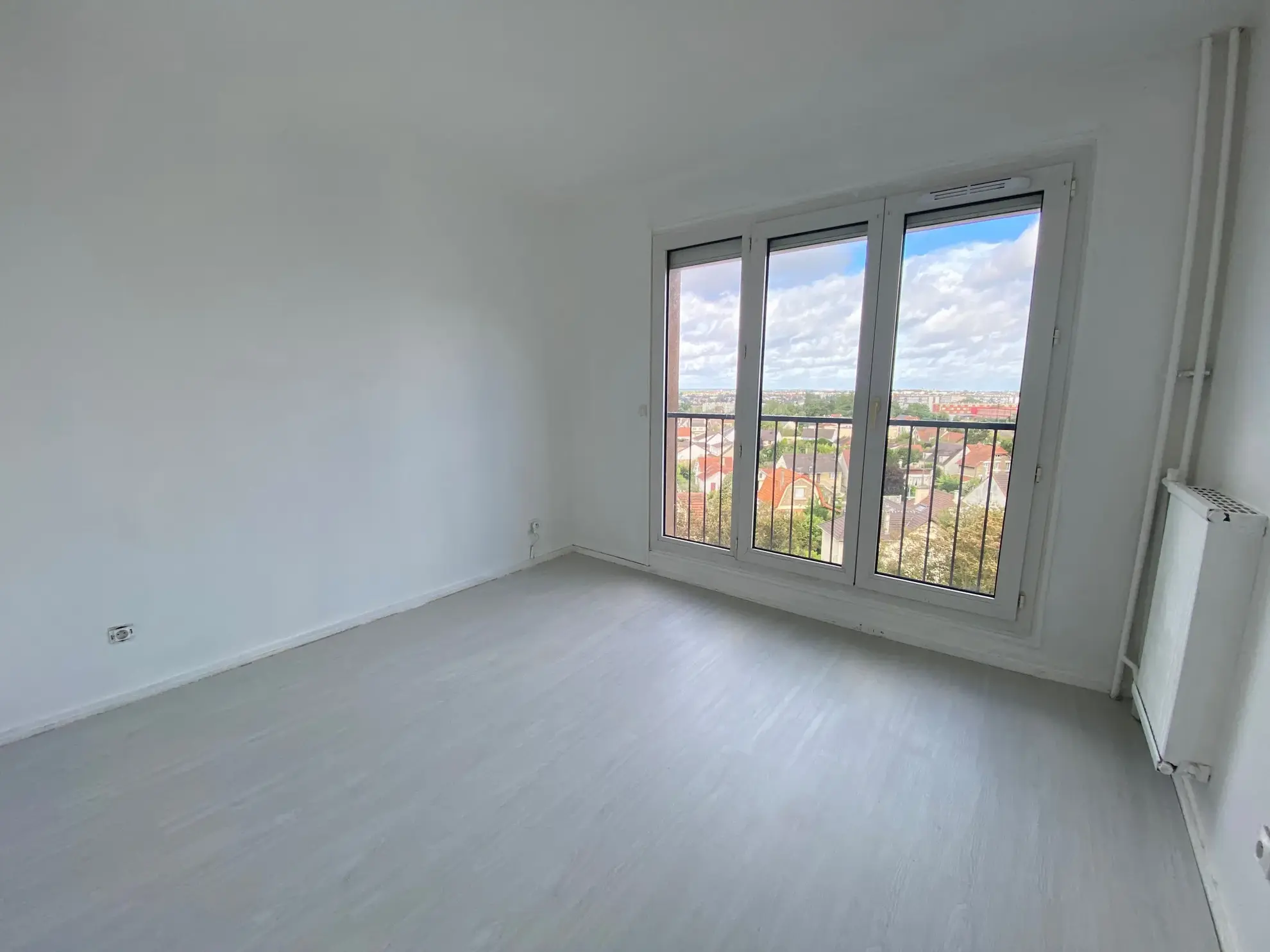 À vendre : Appartement 2 pièces à Viry-Châtillon avec vue 