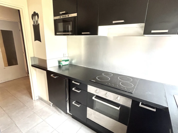 Studio remis à neuf à Coubron de 32 m² - Idéal investissement 