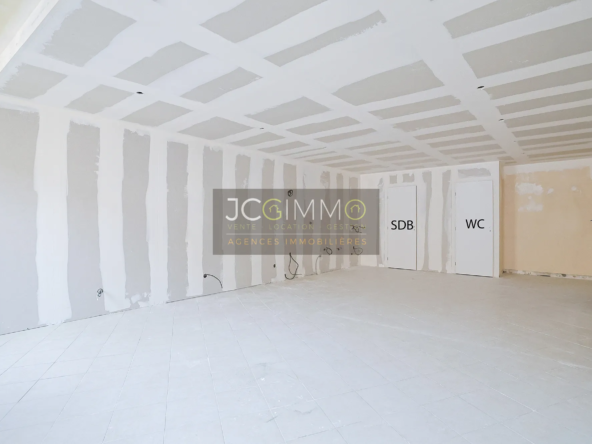 À vendre : Appartement T3 à rénover au centre de Solliès-Pont 