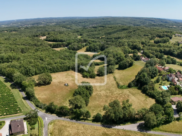 Terrain à Construire à Florimont-Gaumier : Environnement Calme et Proche des Tourismes 