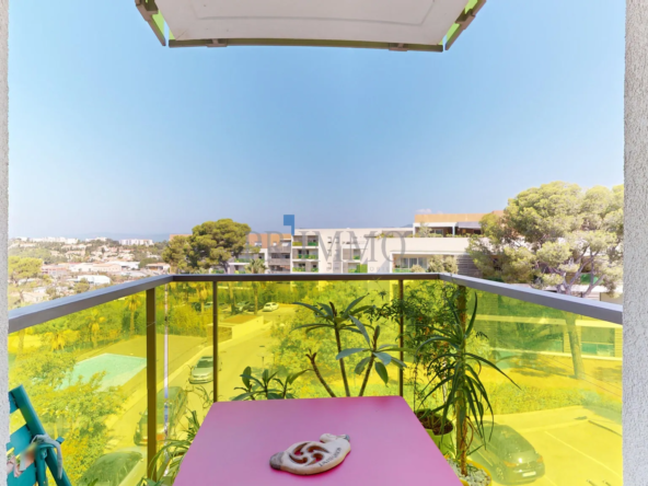 Grand appartement T2 à vendre avec terrasse à Saint-Raphaël 