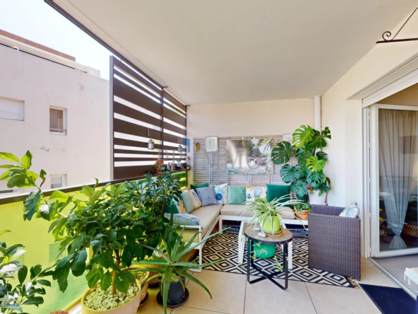 Grand appartement T2 à vendre avec terrasse à Saint-Raphaël 