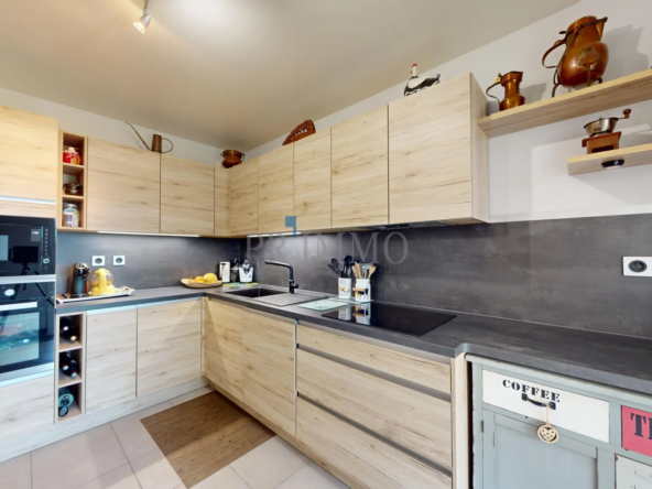 Grand appartement T2 à vendre avec terrasse à Saint-Raphaël 