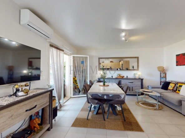 Grand appartement T2 à vendre avec terrasse à Saint-Raphaël 