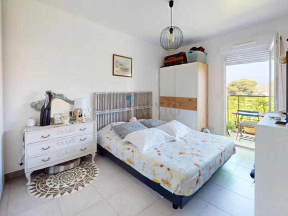 Grand appartement T2 à vendre avec terrasse à Saint-Raphaël 