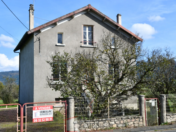 Maison à Arlanc - 87 m2 sur 5223 m2 de terrain, à rénover 
