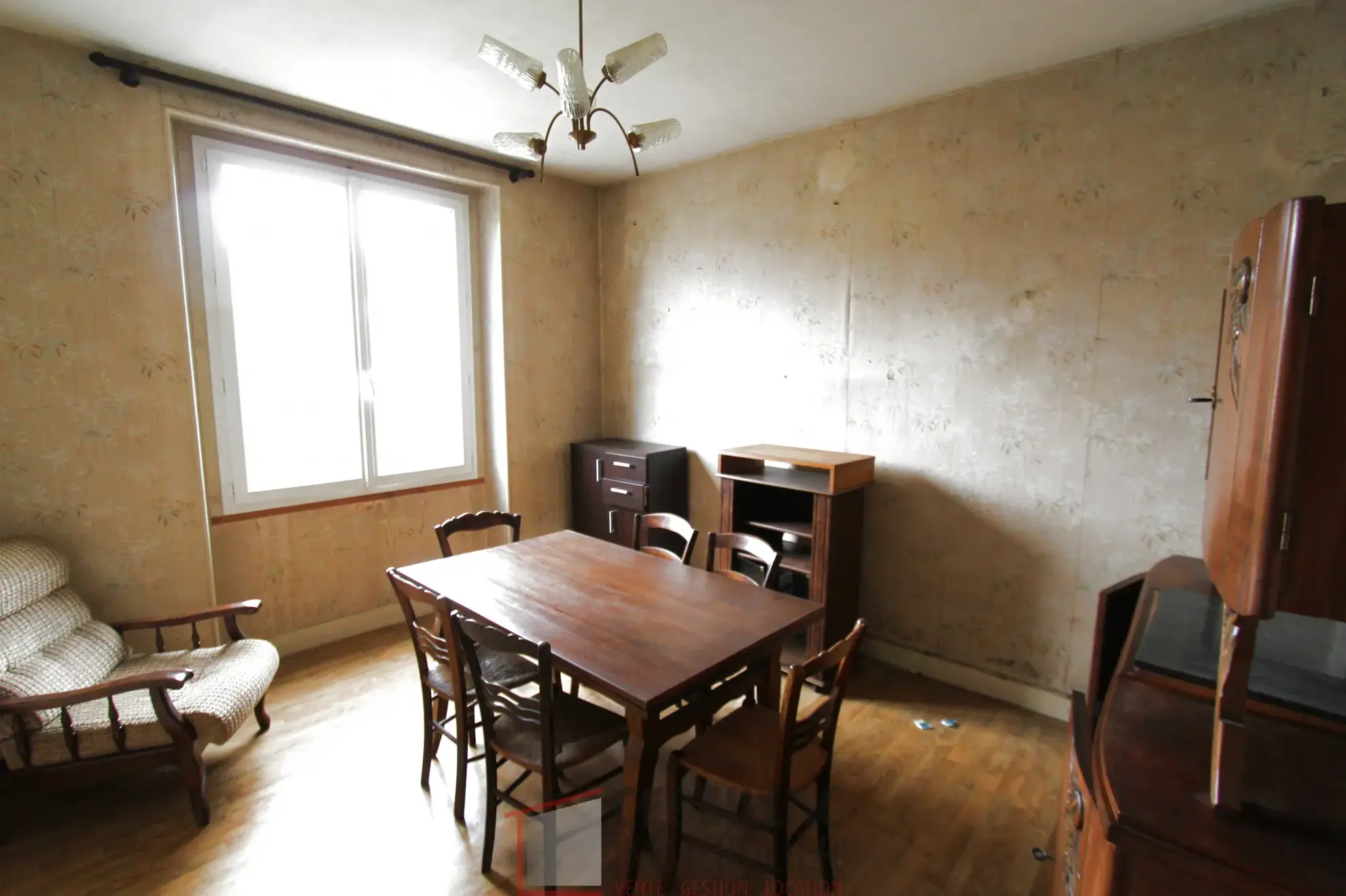Maison à Arlanc - 87 m2 sur 5223 m2 de terrain, à rénover 