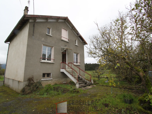 Maison à Arlanc - 87 m2 sur 5223 m2 de terrain, à rénover 