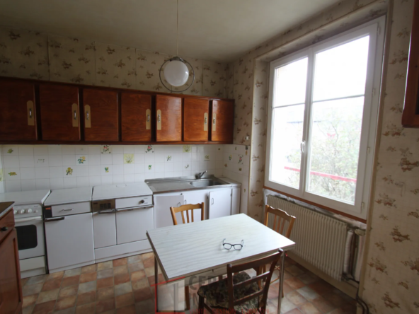 Maison à Arlanc - 87 m2 sur 5223 m2 de terrain, à rénover 