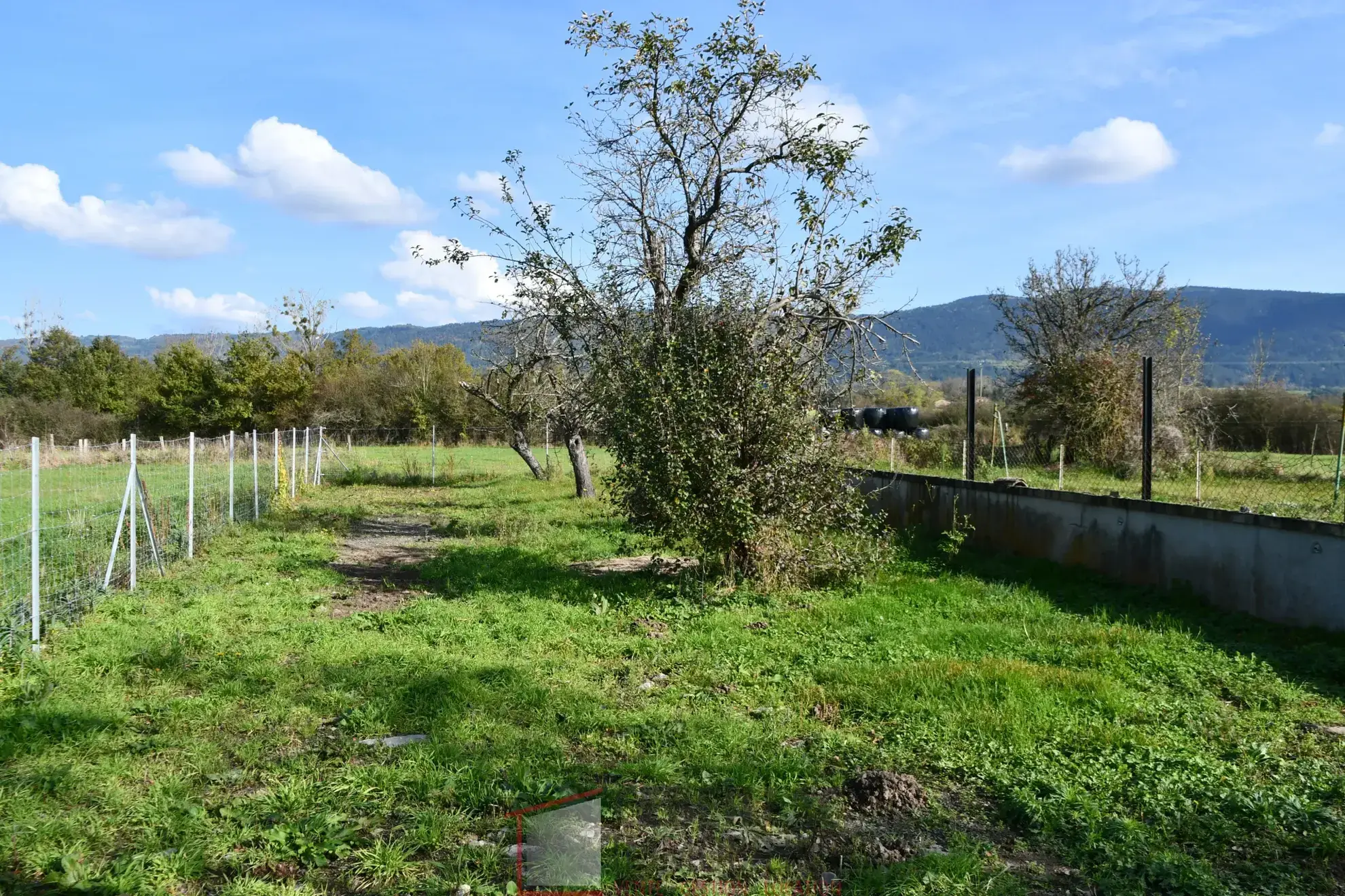 Maison à Arlanc - 87 m2 sur 5223 m2 de terrain, à rénover 