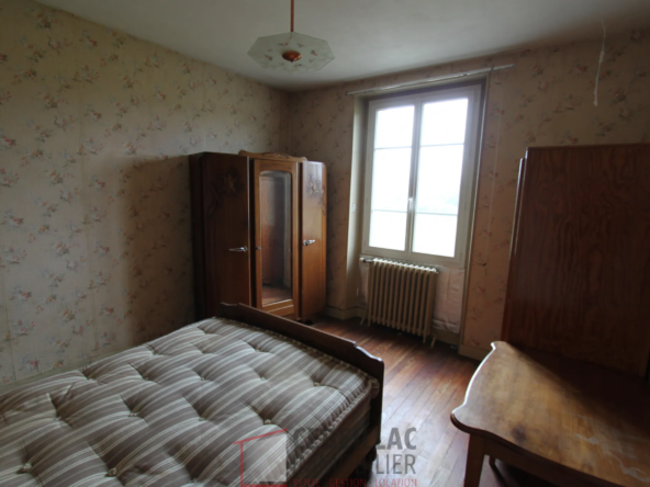 Maison à Arlanc - 87 m2 sur 5223 m2 de terrain, à rénover 