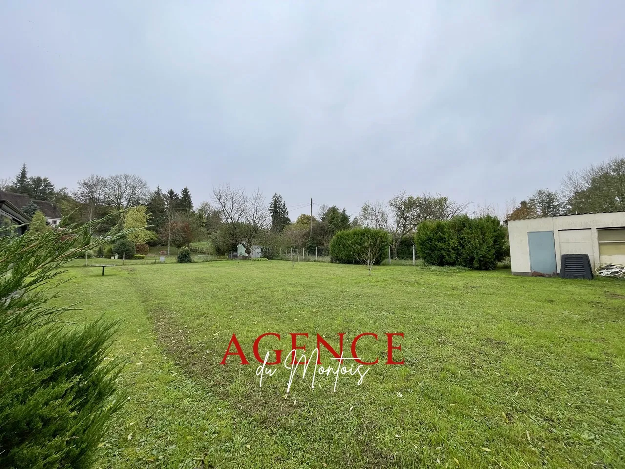 Vente Pavillon Thorigny-sur-Oreuse - 2 Chambres et Jardin 