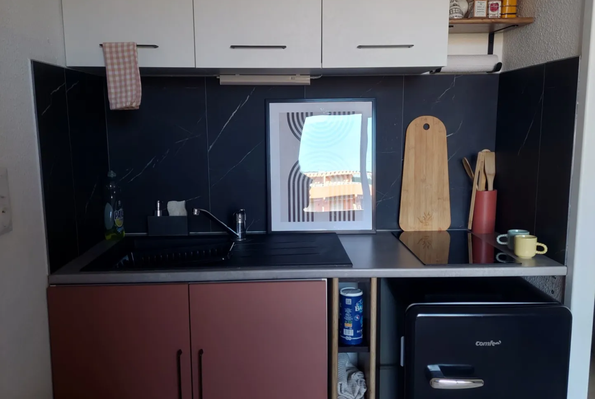 À vendre : Studio avec terrasse près de la plage à Bormes les Mimosas 