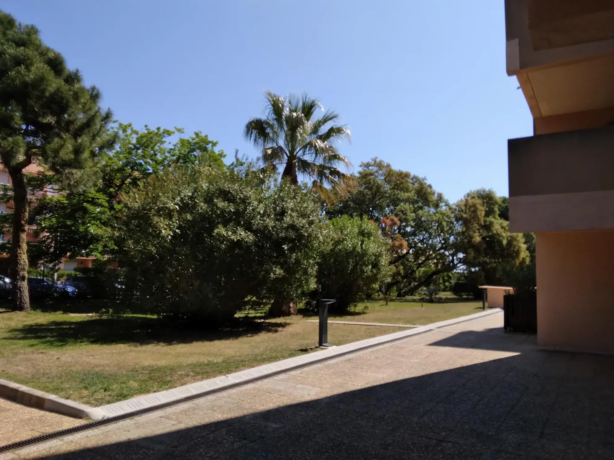 À vendre : Studio avec terrasse près de la plage à Bormes les Mimosas 