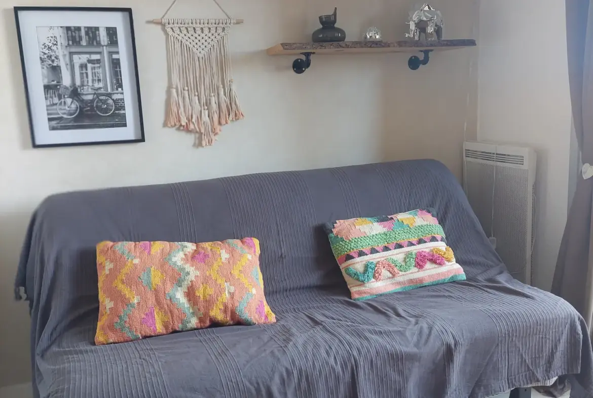 À vendre : Studio avec terrasse près de la plage à Bormes les Mimosas 