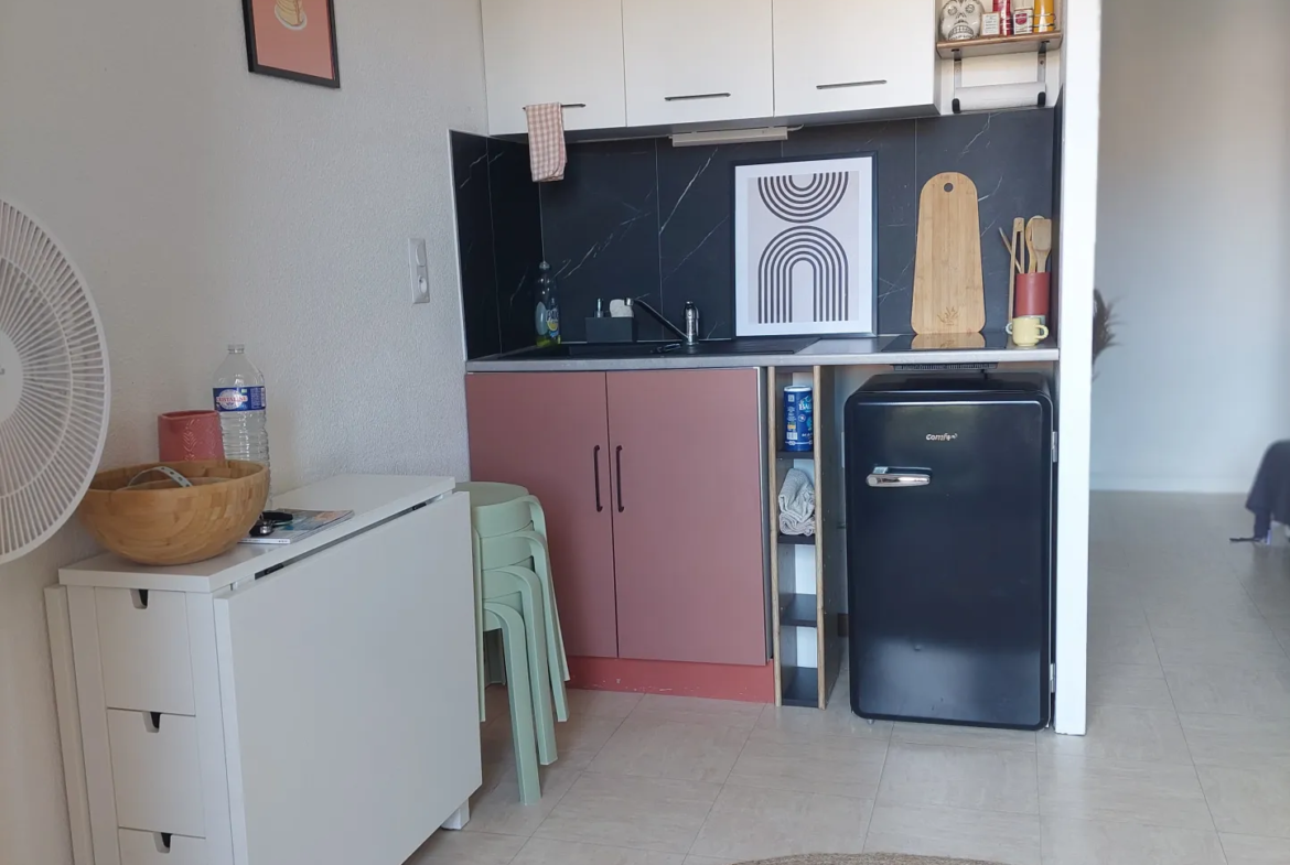 À vendre : Studio avec terrasse près de la plage à Bormes les Mimosas 