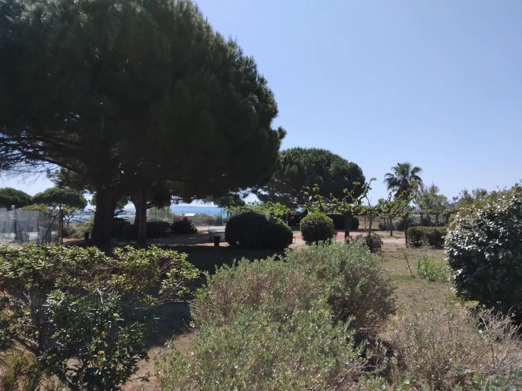 À vendre : Studio avec terrasse près de la plage à Bormes les Mimosas 