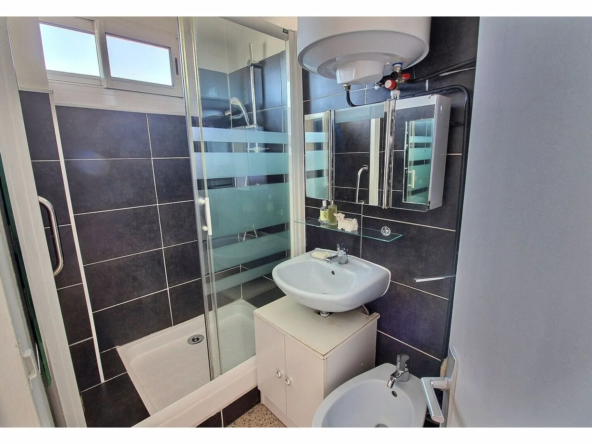 À vendre : Appartement lumineux de 3 pièces à Gardanne avec garage et cave 