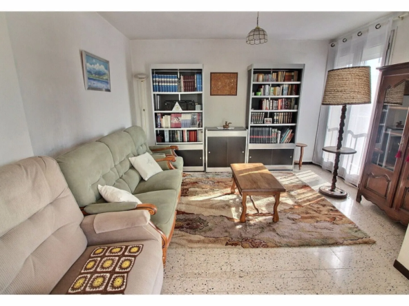 À vendre : Appartement lumineux de 3 pièces à Gardanne avec garage et cave 