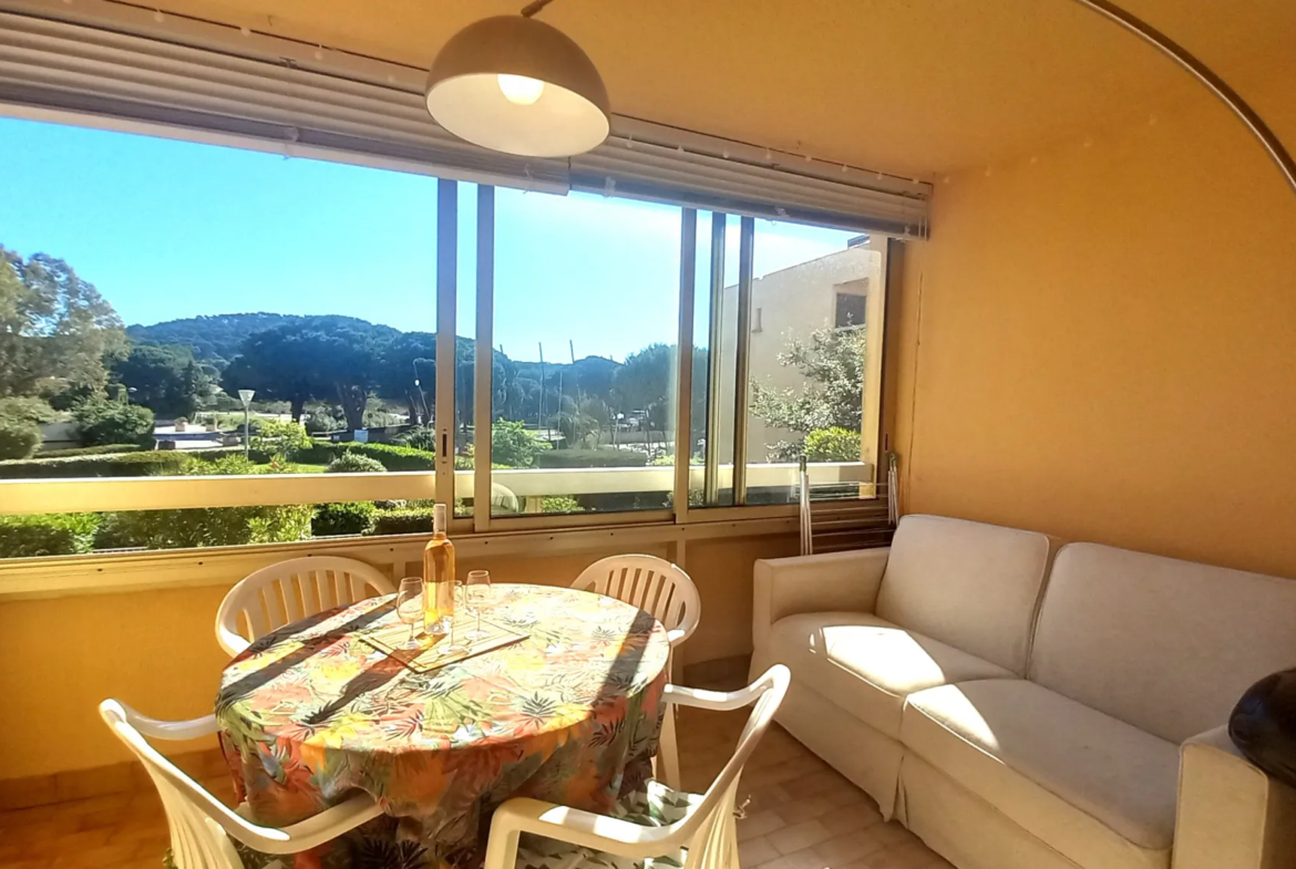Studio cabine 4 couchages à La Londe-les-Maures 