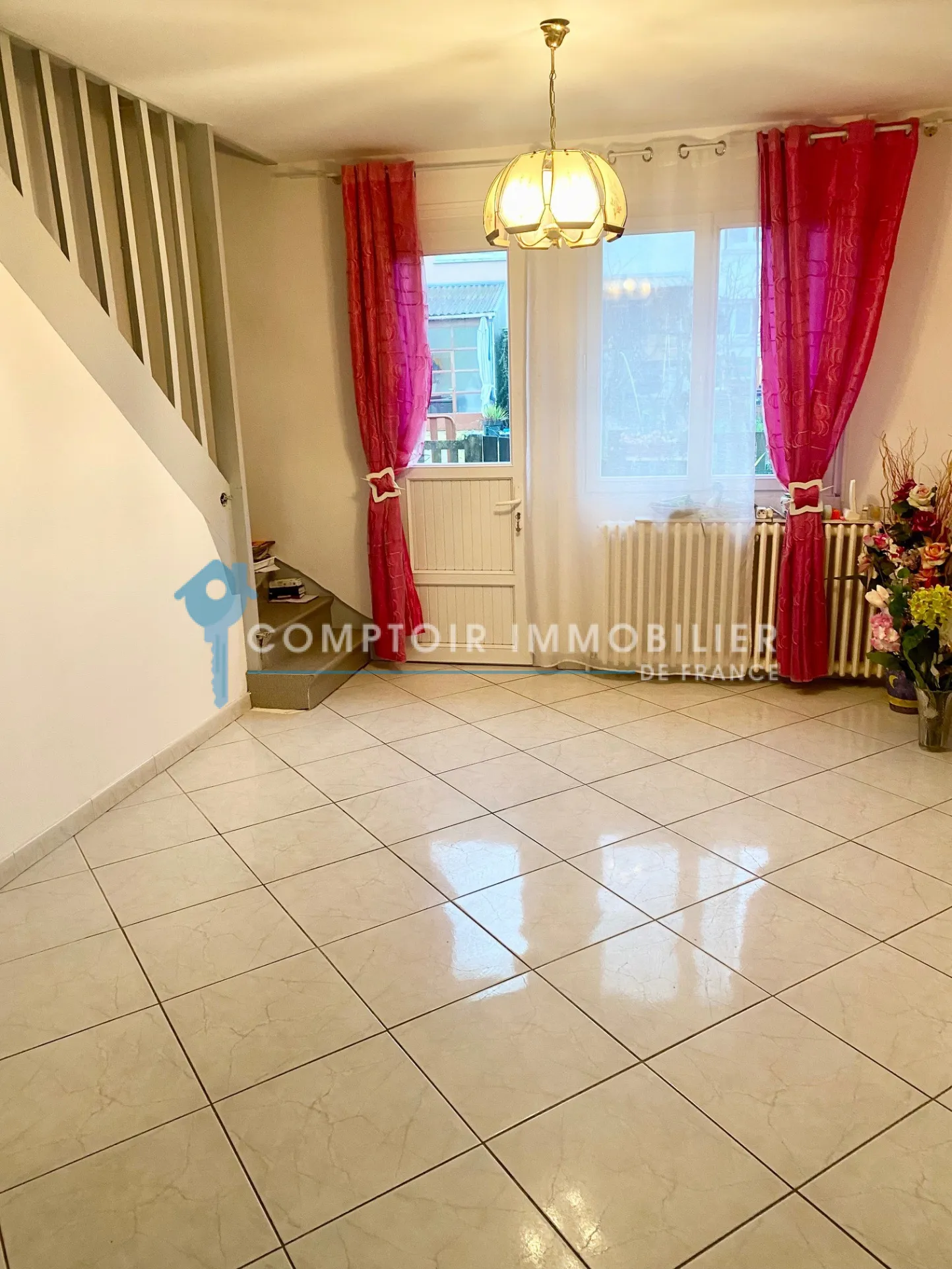 Maison à vendre à Corbeil-Essonnes - 70 m² avec jardin et garage 