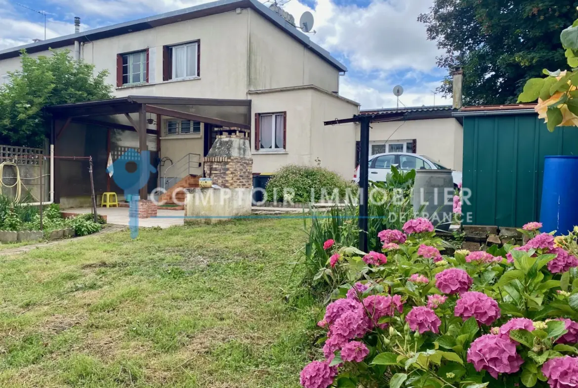 Maison à vendre à Corbeil-Essonnes - 70 m² avec jardin et garage 
