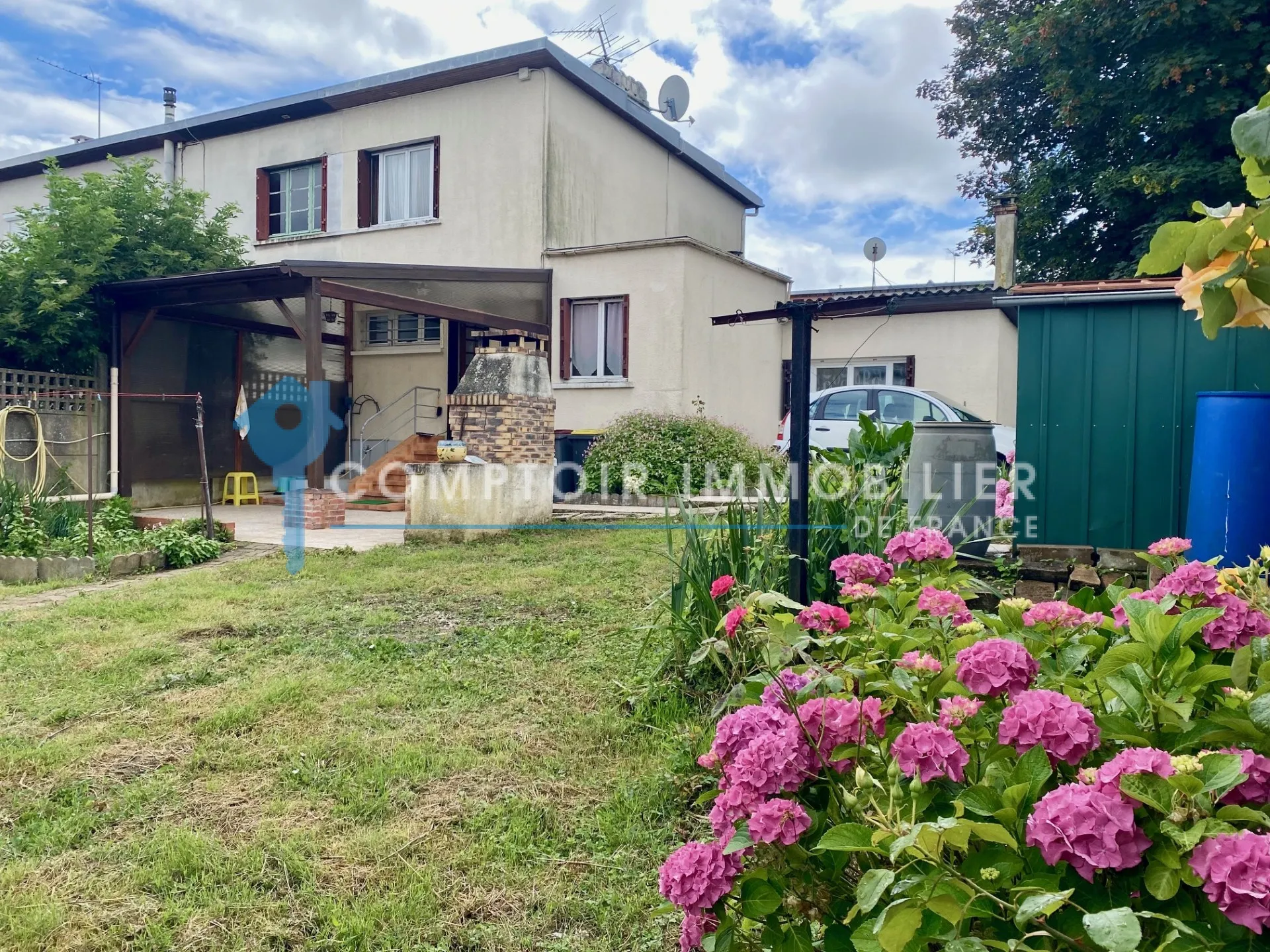 Maison à vendre à Corbeil-Essonnes - 70 m² avec jardin et garage 