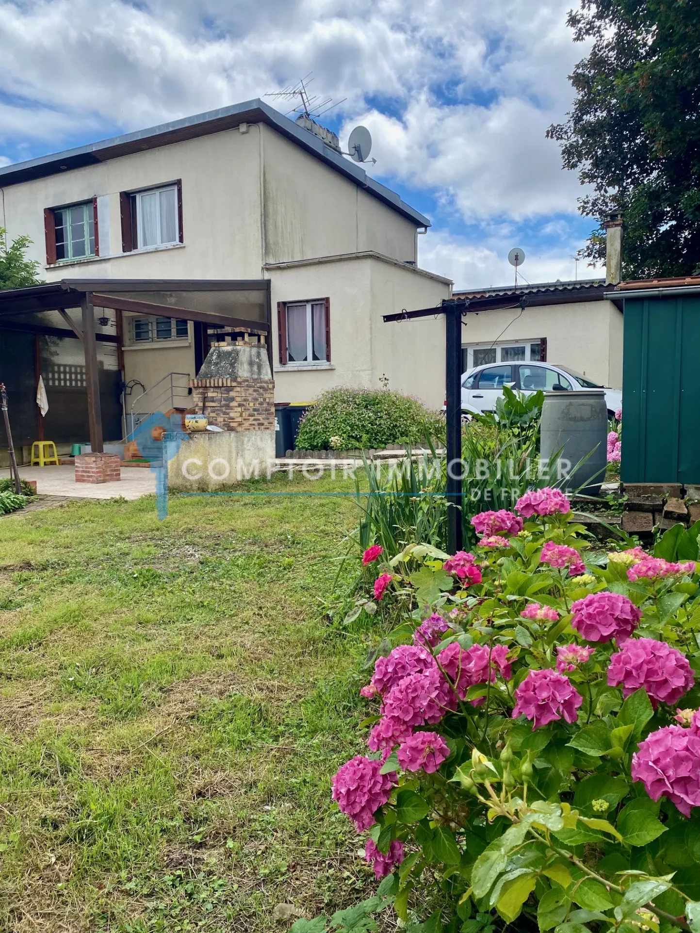 Maison à vendre à Corbeil-Essonnes - 70 m² avec jardin et garage 