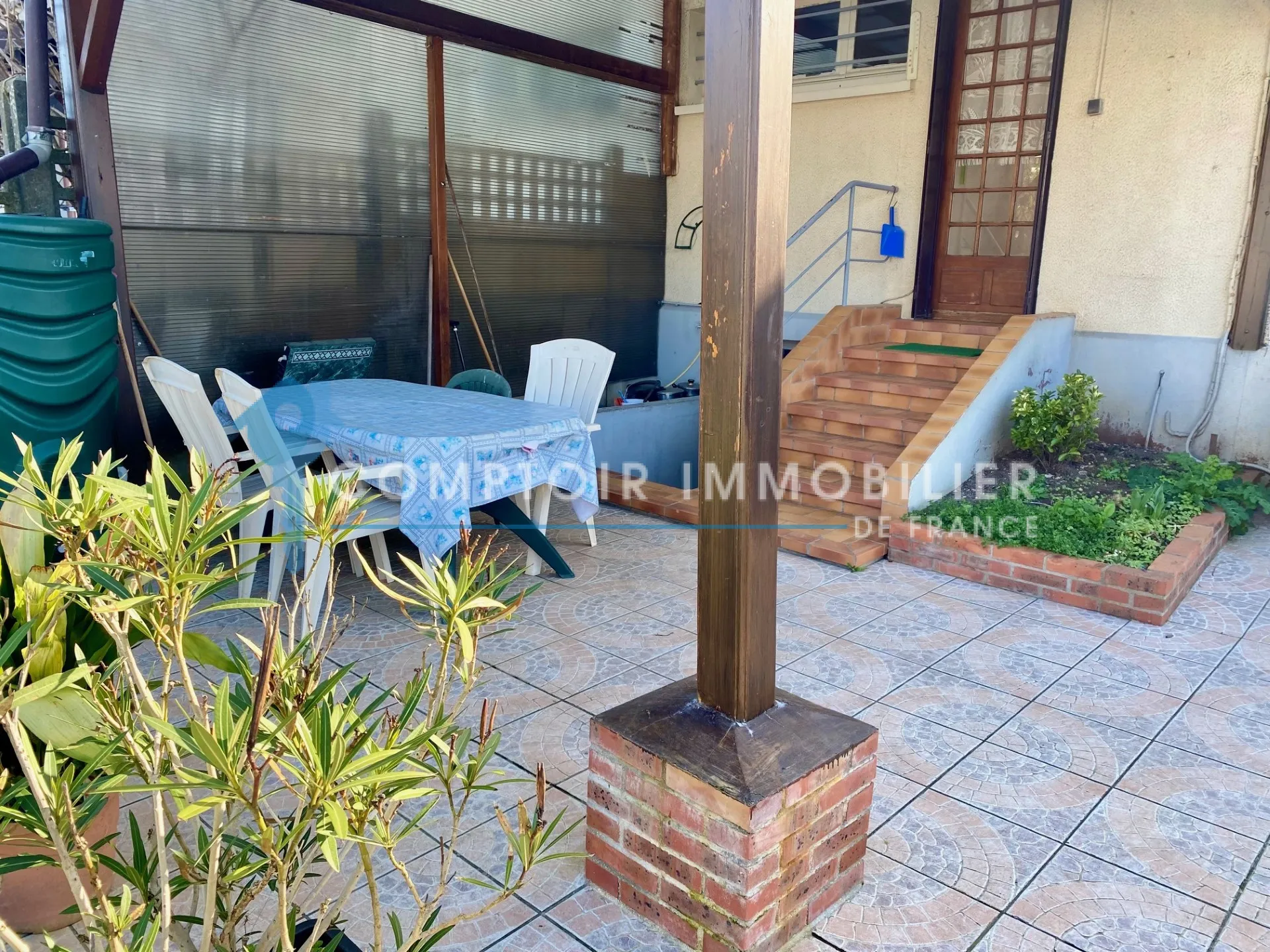 Maison à vendre à Corbeil-Essonnes - 70 m² avec jardin et garage 