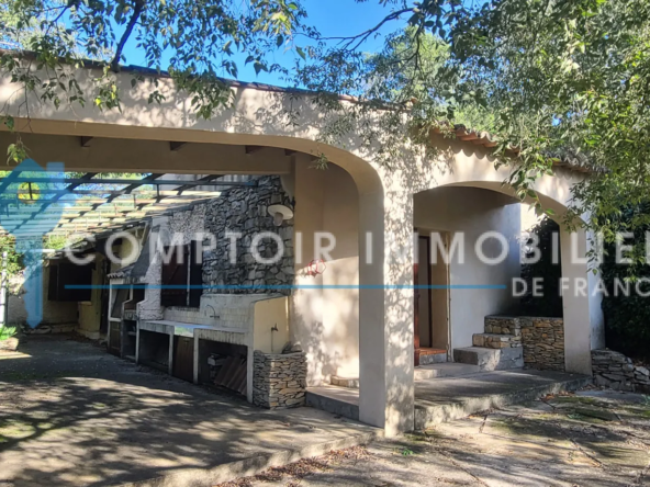 Authentique mazet à Nîmes à rénover sur 3 300 m²