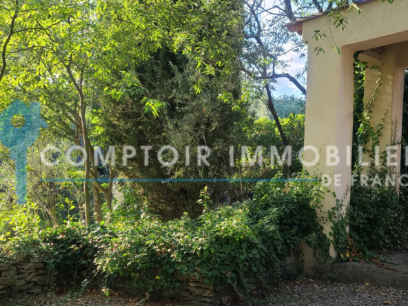 Authentique mazet à Nîmes à rénover sur 3 300 m² 