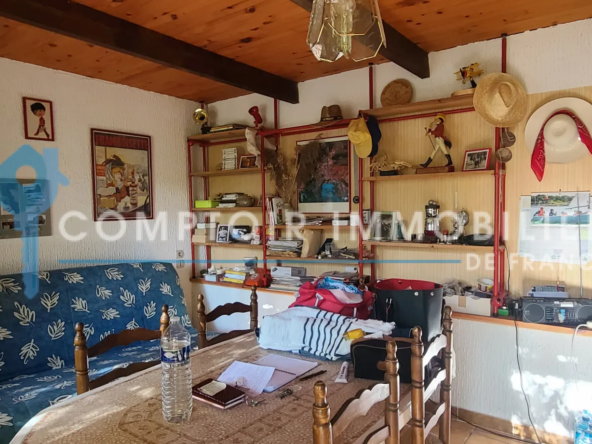 Authentique mazet à Nîmes à rénover sur 3 300 m² 