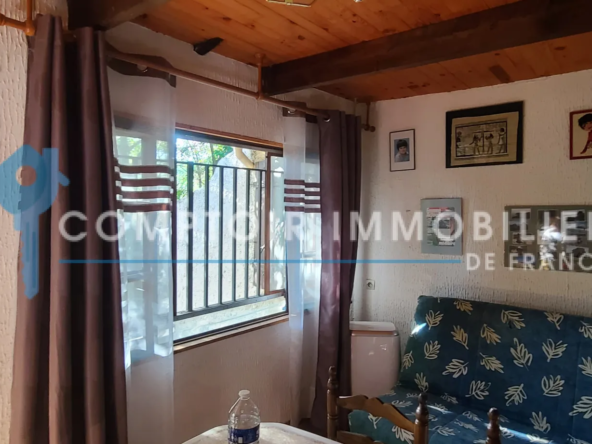 Authentique mazet à Nîmes à rénover sur 3 300 m² 