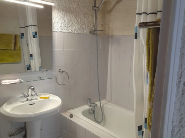À vendre : Grand T2 avec Terrasse et Garage à Port-Vendres 
