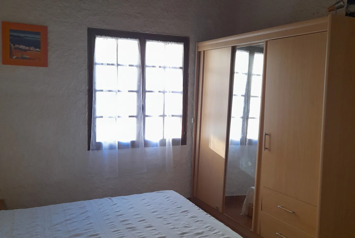 À vendre : Grand T2 avec Terrasse et Garage à Port-Vendres 