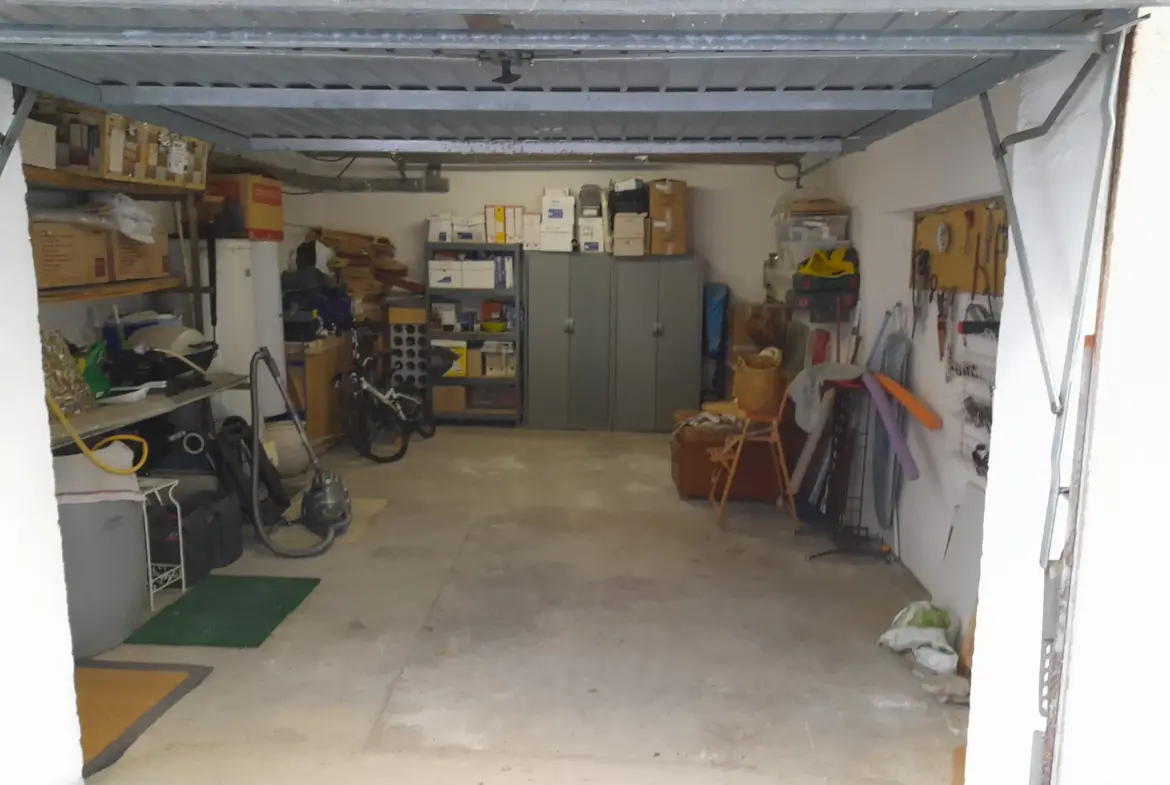 À vendre : Grand T2 avec Terrasse et Garage à Port-Vendres 
