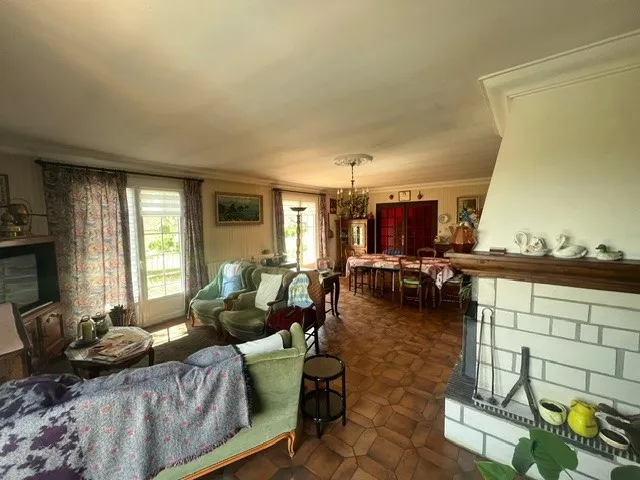 À vendre : Maison spacieuse de 150.11 m² avec piscine à Courgains 