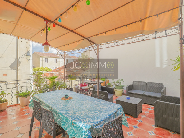 Maison T5 de 113 m² à Puget-Ville avec garage et terrasse 