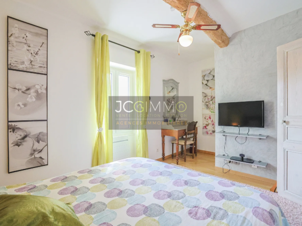 Maison T5 de 113 m² à Puget-Ville avec garage et terrasse 