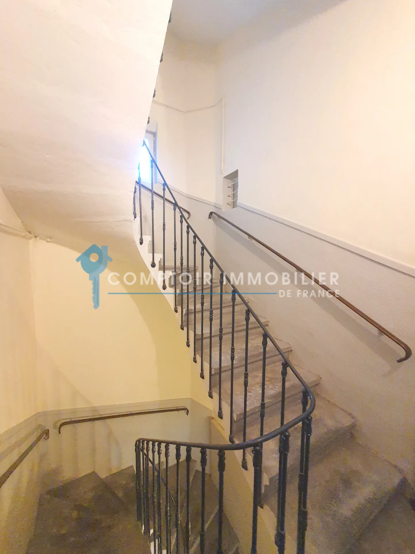 Libre Appartement F2 de 43 m² avec Balcon à Montpellier Beaux-Arts 