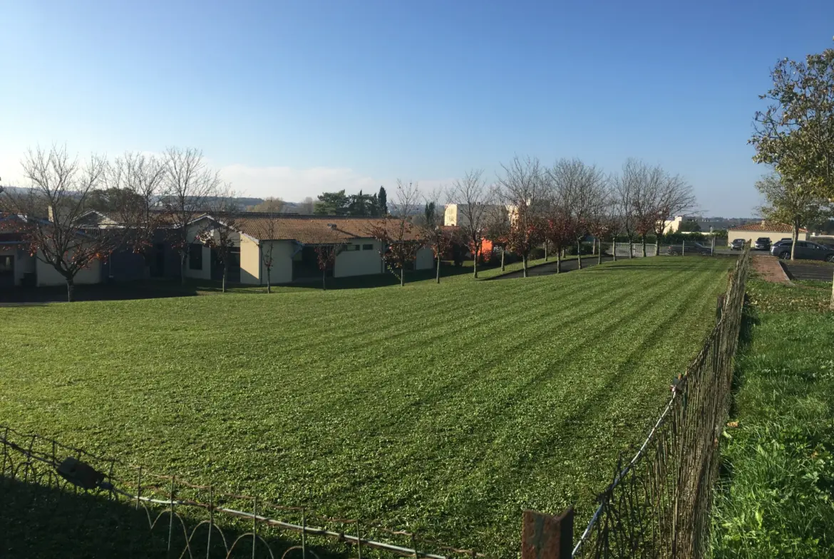 Terrain constructible de 650 m² à vendre à Ruelle Sur Touvre 