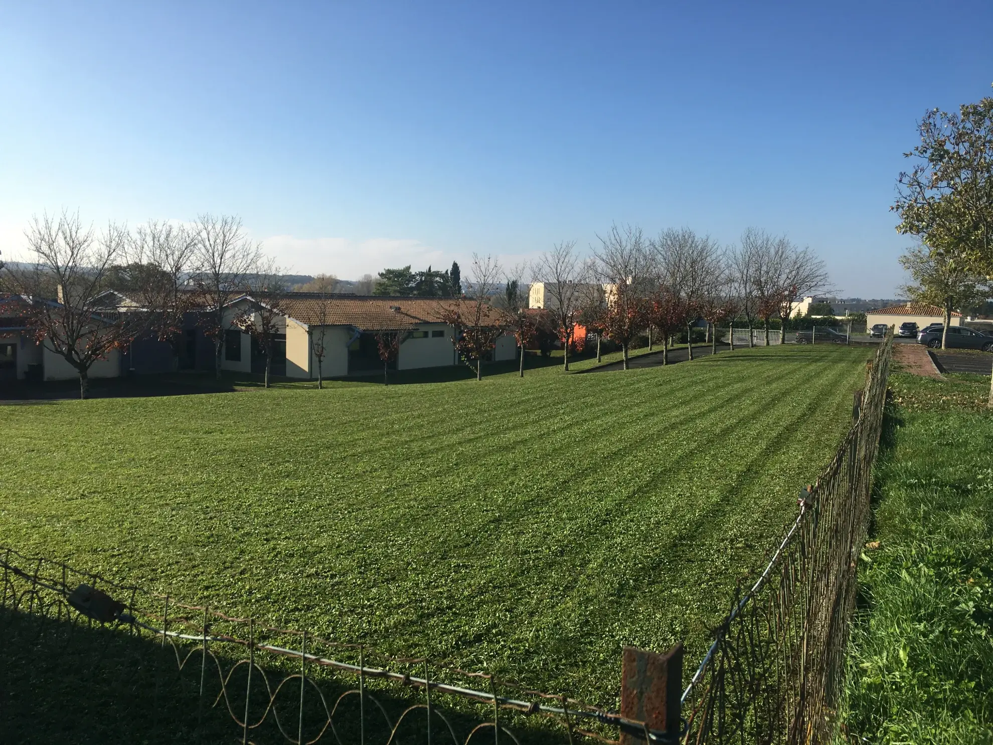 Terrain constructible de 650 m² à vendre à Ruelle Sur Touvre 