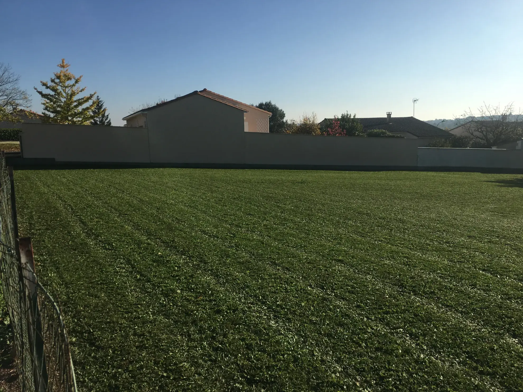Terrain constructible de 650 m² à vendre à Ruelle Sur Touvre 