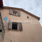 Maison de village à rénover avec 4 chambres à Saint-Laurent-De-Cerdans