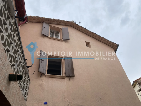 Maison de village à rénover avec 4 chambres à Saint-Laurent-De-Cerdans