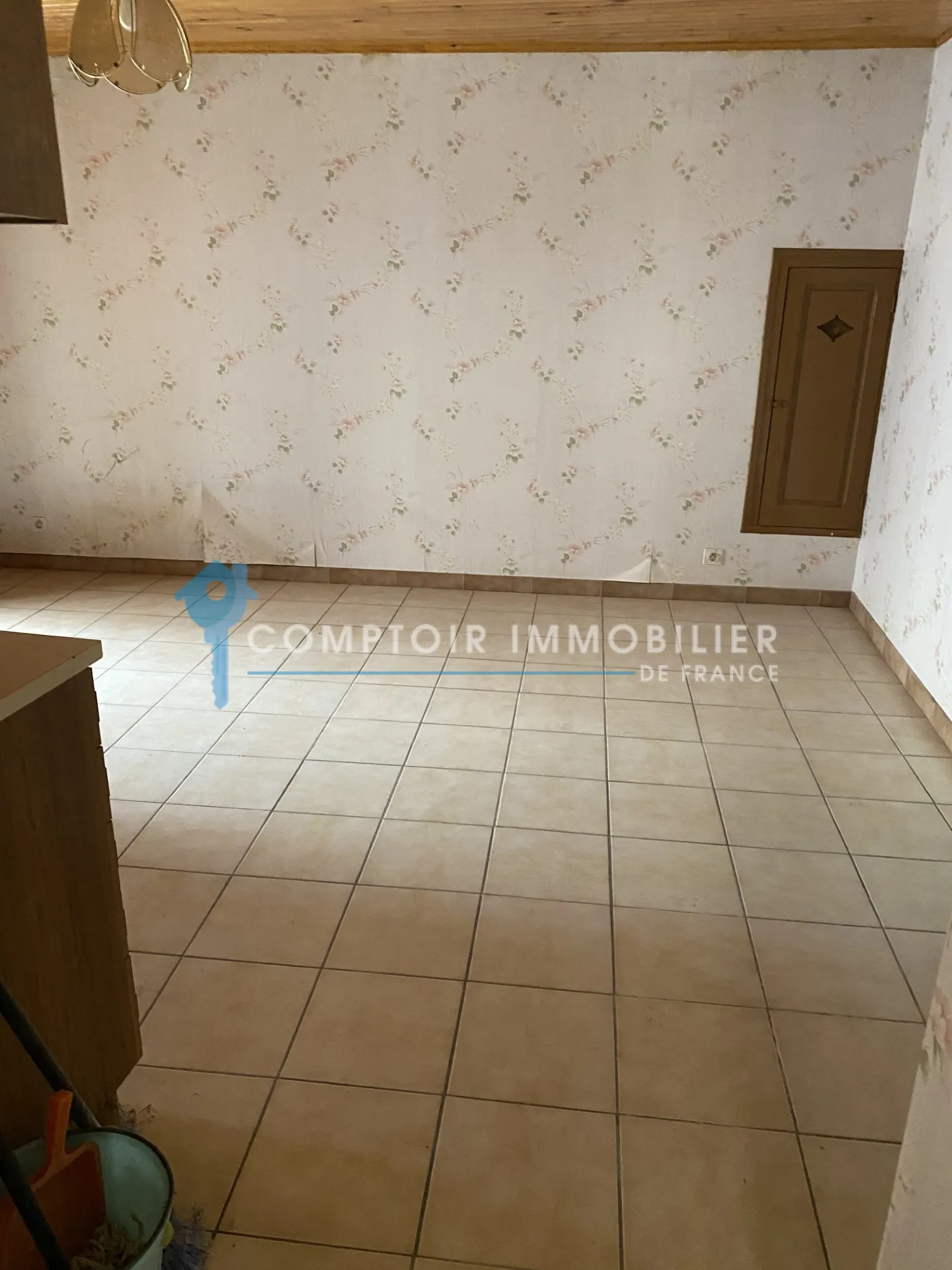 Maison de village à rénover avec 4 chambres à Saint-Laurent-De-Cerdans 
