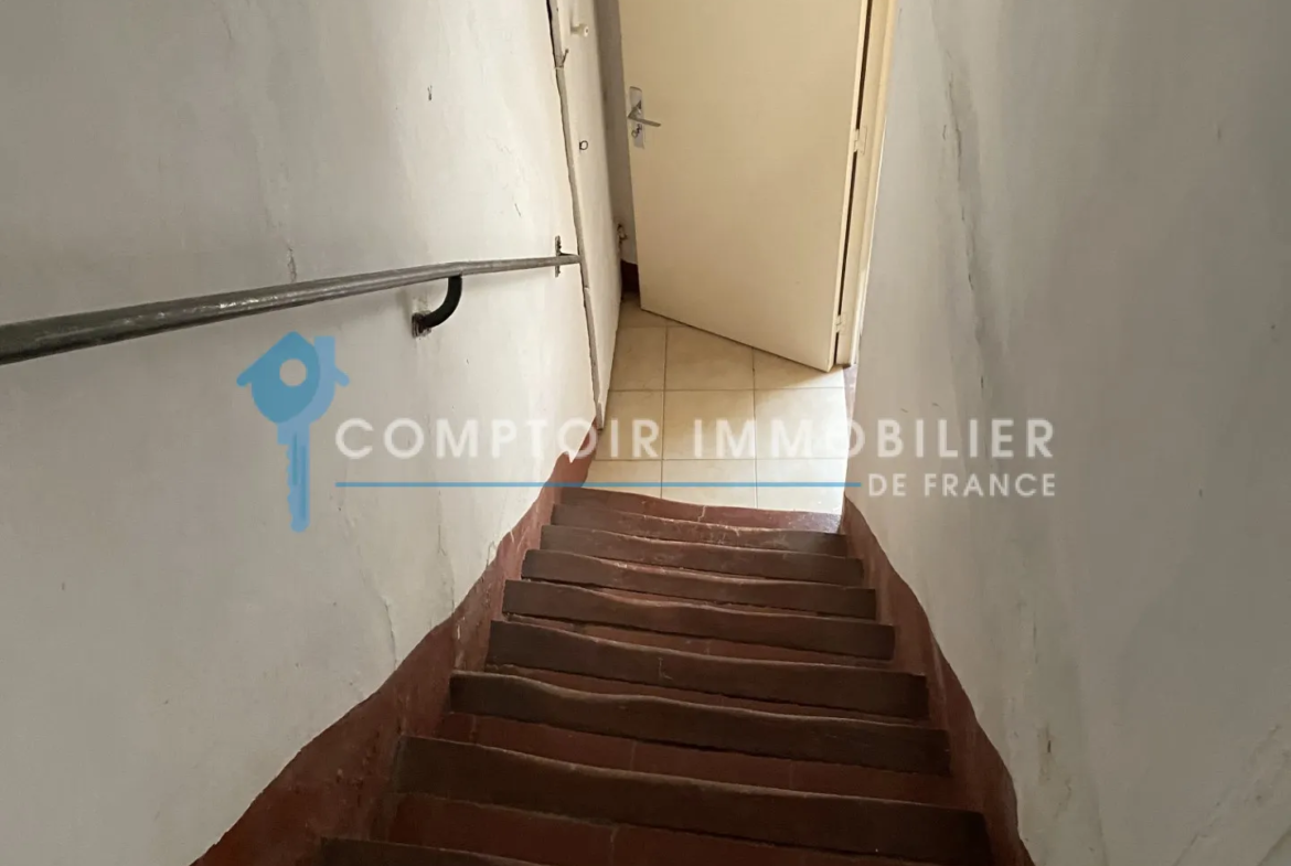 Maison de village à rénover avec 4 chambres à Saint-Laurent-De-Cerdans 