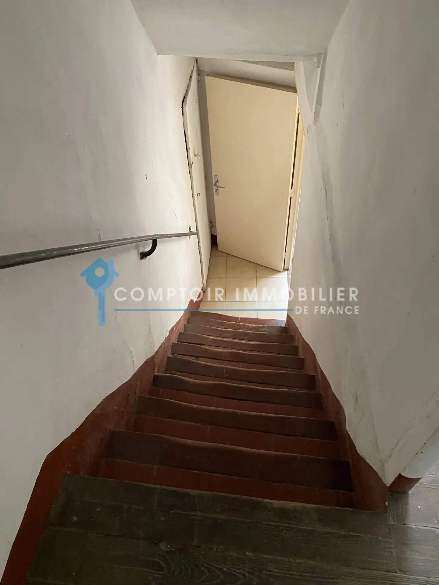Maison de village à rénover avec 4 chambres à Saint-Laurent-De-Cerdans 