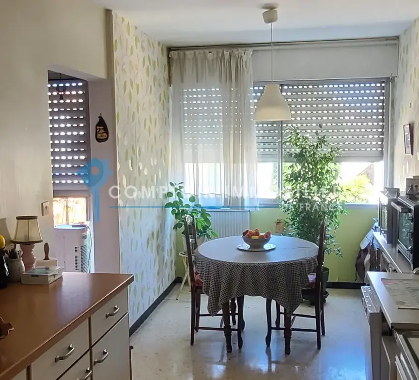 Spacieux Appartement T3 à Proximité des Jardins de la Fontaine à Nîmes 