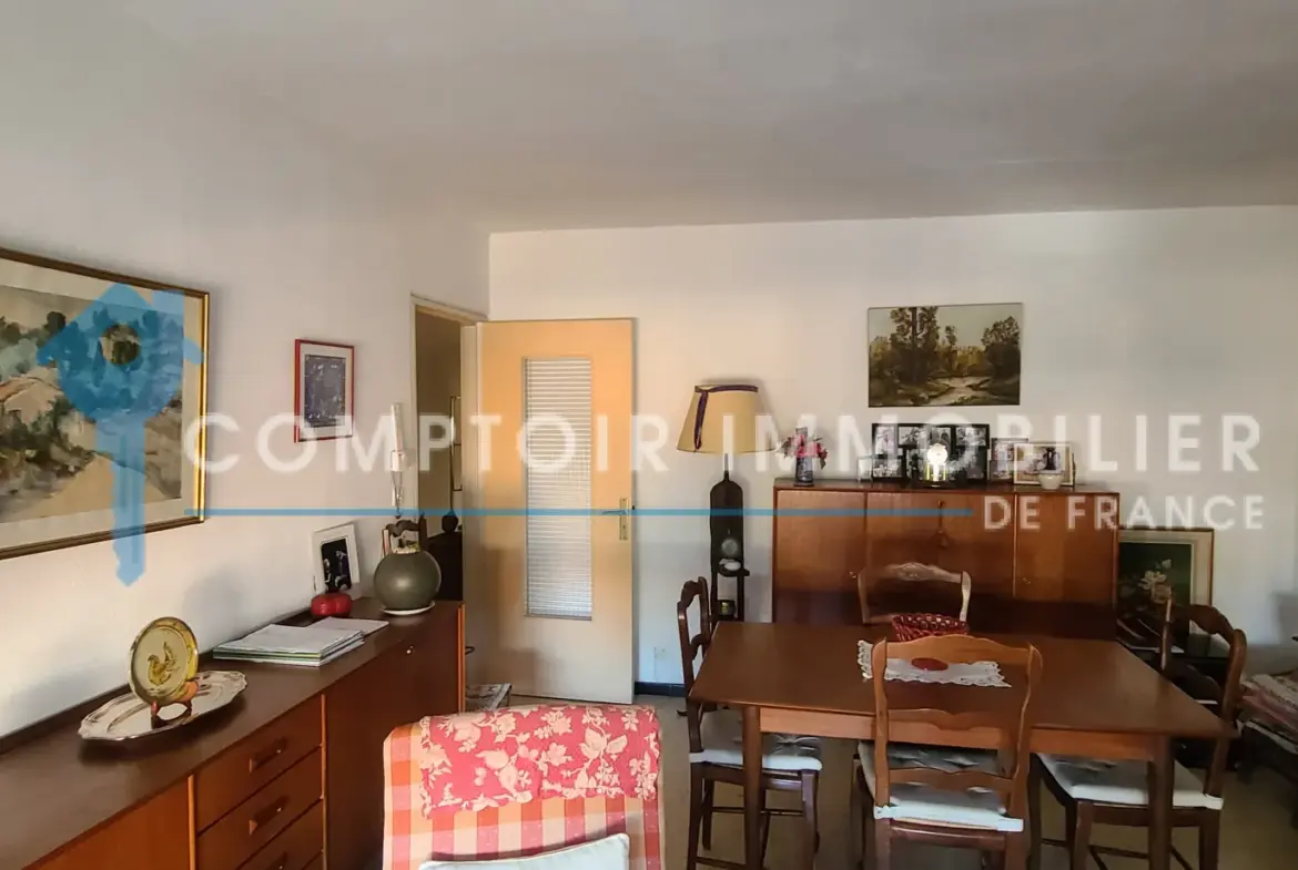 Spacieux Appartement T3 à Proximité des Jardins de la Fontaine à Nîmes 